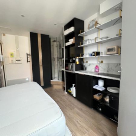 Batignolles, Montmartre Chambre 12M2 , Metro 13 Et 14 パリ エクステリア 写真