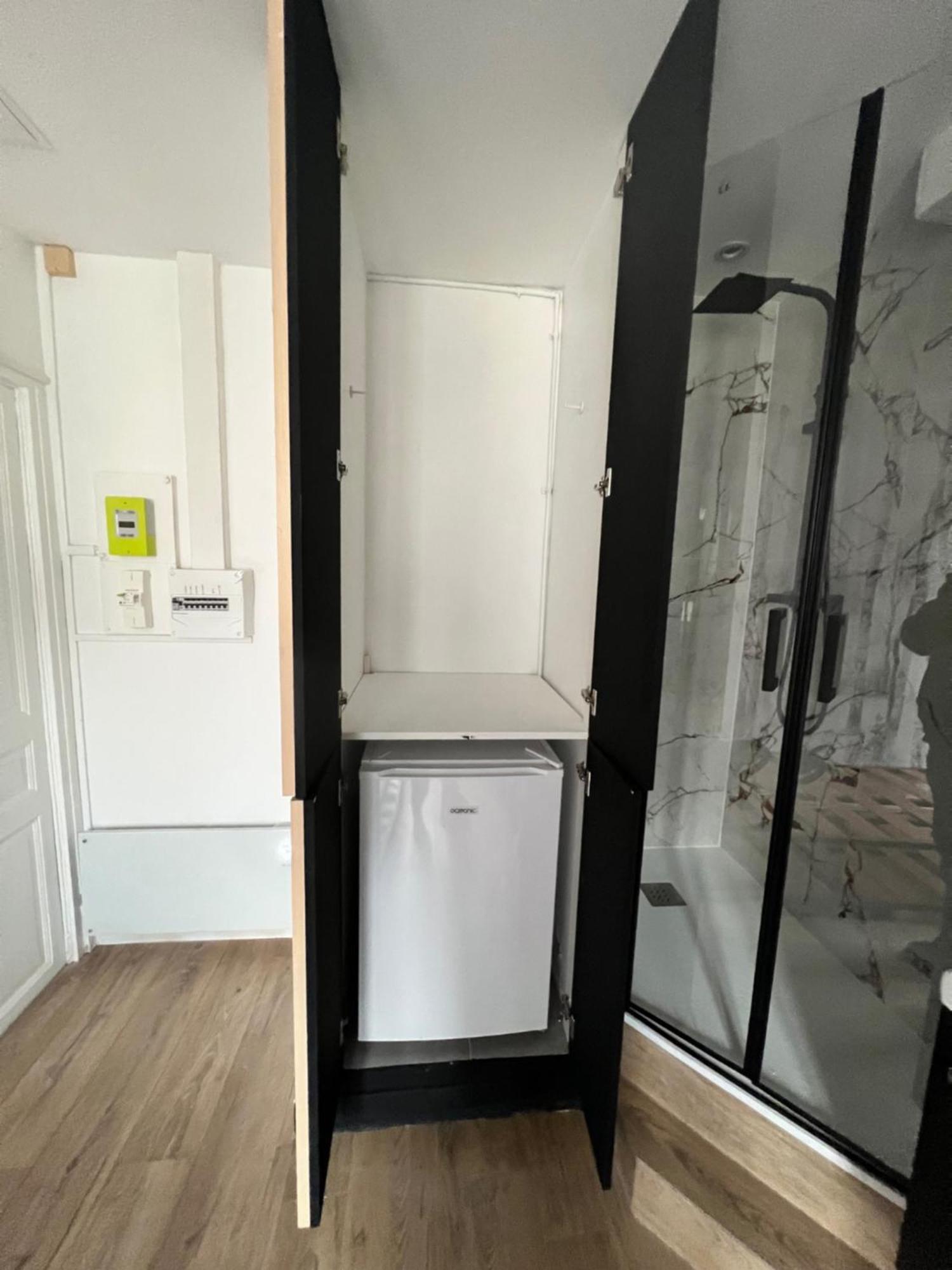 Batignolles, Montmartre Chambre 12M2 , Metro 13 Et 14 パリ エクステリア 写真