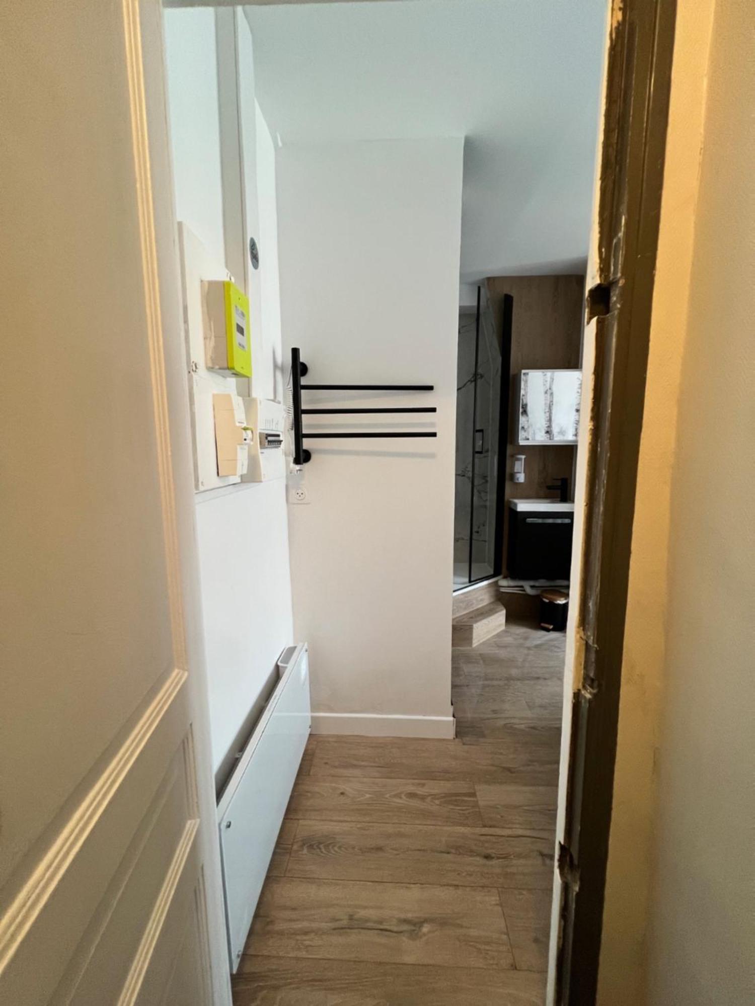 Batignolles, Montmartre Chambre 12M2 , Metro 13 Et 14 パリ エクステリア 写真