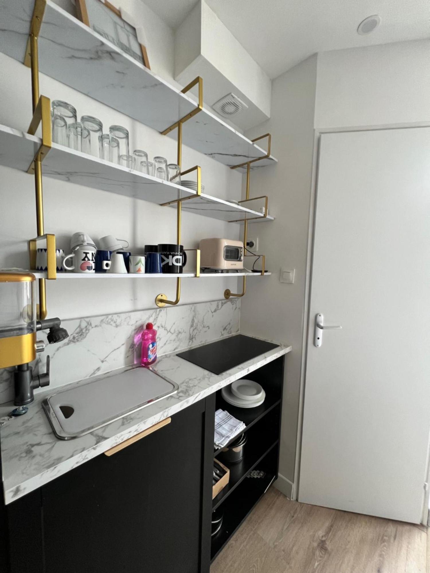 Batignolles, Montmartre Chambre 12M2 , Metro 13 Et 14 パリ エクステリア 写真