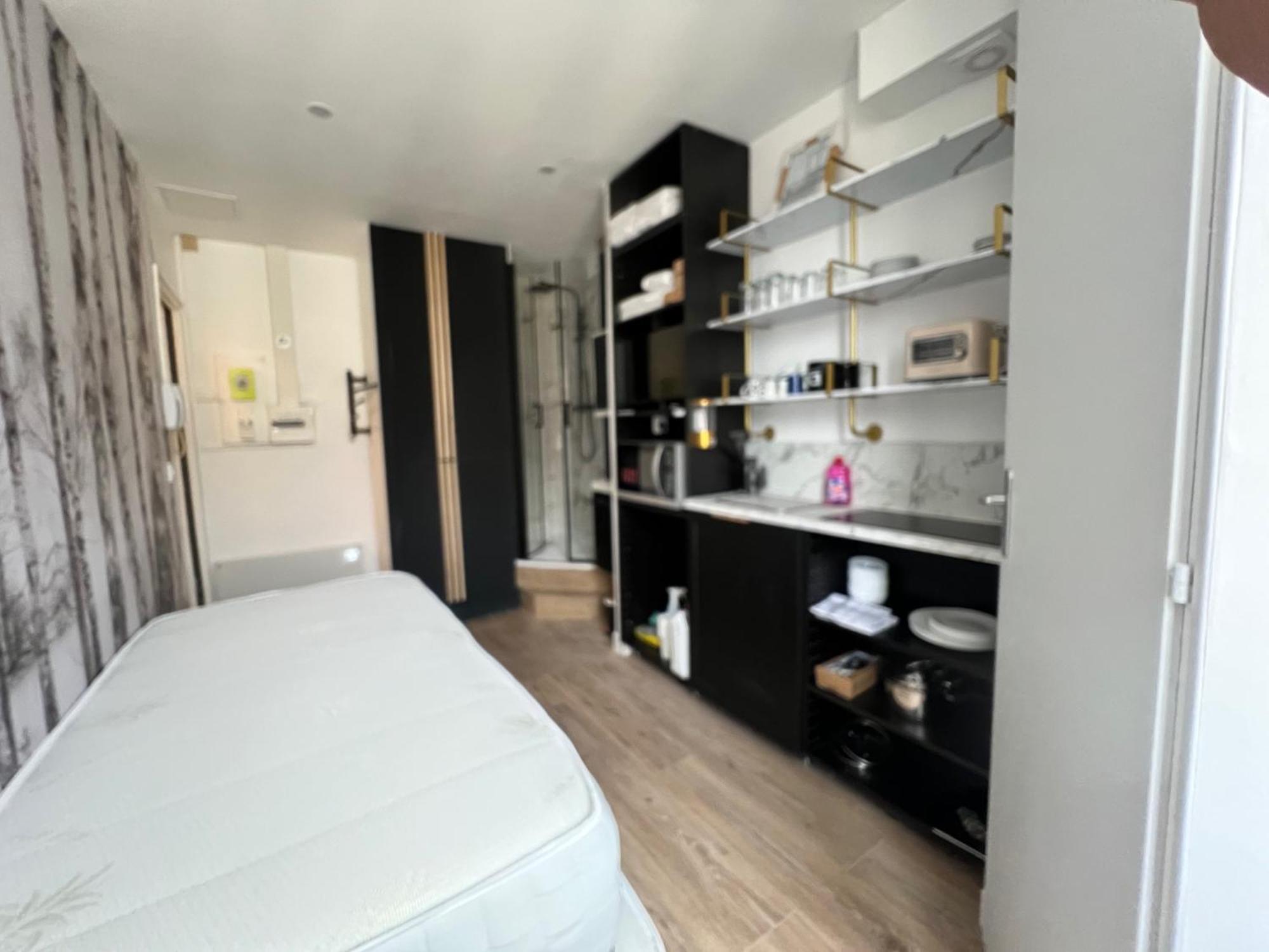 Batignolles, Montmartre Chambre 12M2 , Metro 13 Et 14 パリ エクステリア 写真